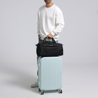 Minimalist Mobility: The R9 Sling for Active Lifestyles